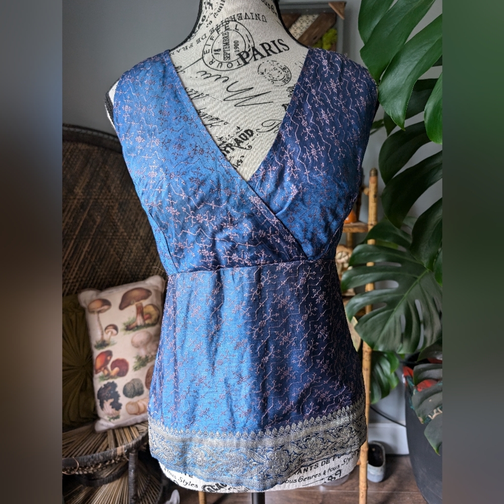 100% Silk 90s Y2K Iridescent Embroidered Halter Size Medium